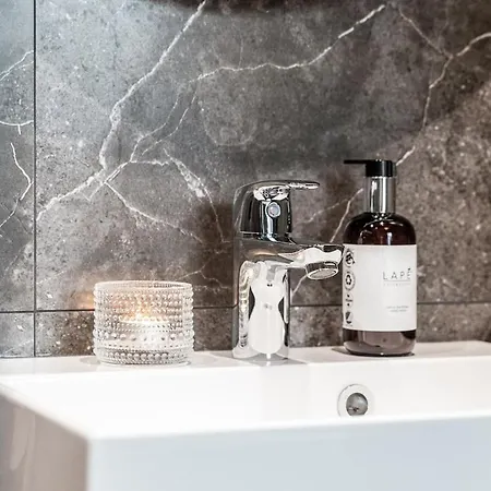 Levin Lyhty Diana D2 By Hilla Huoneisto *